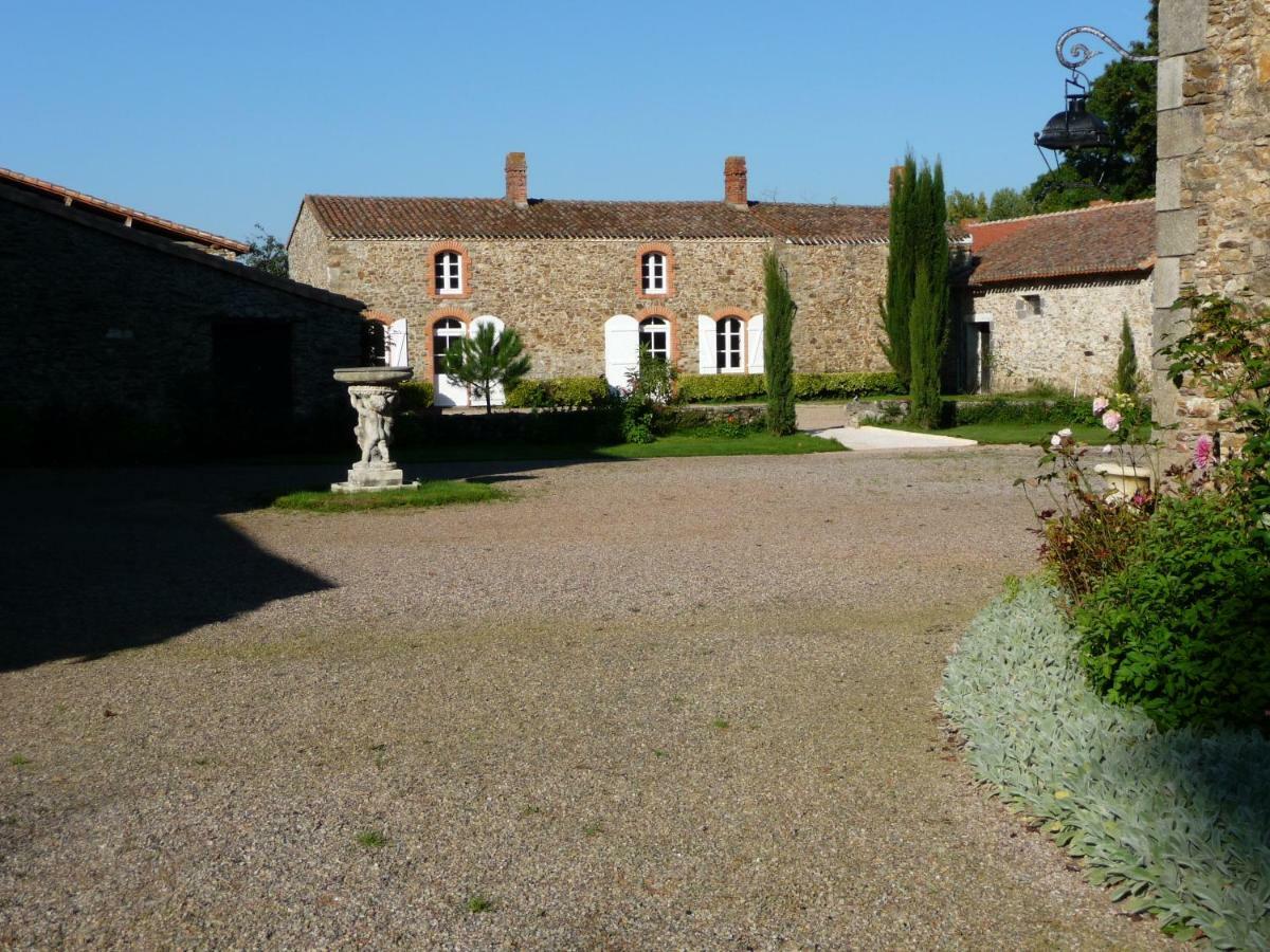 Longere Vila La Chapelle-Heulin Exterior foto